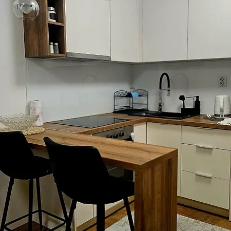 아파트 Modern & Cozy